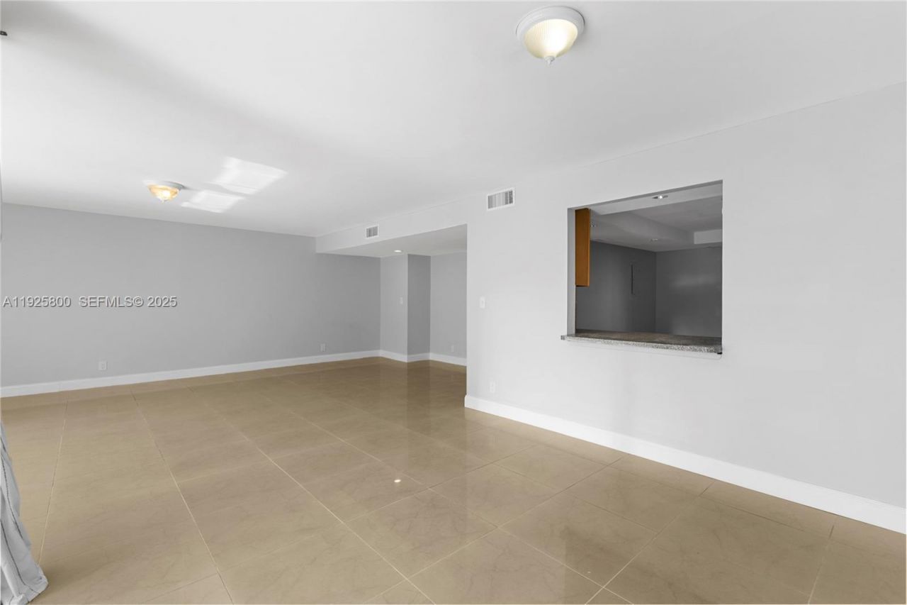 120 SW 96th Ter, Unit 204, Plantation, FL 33324 Photo