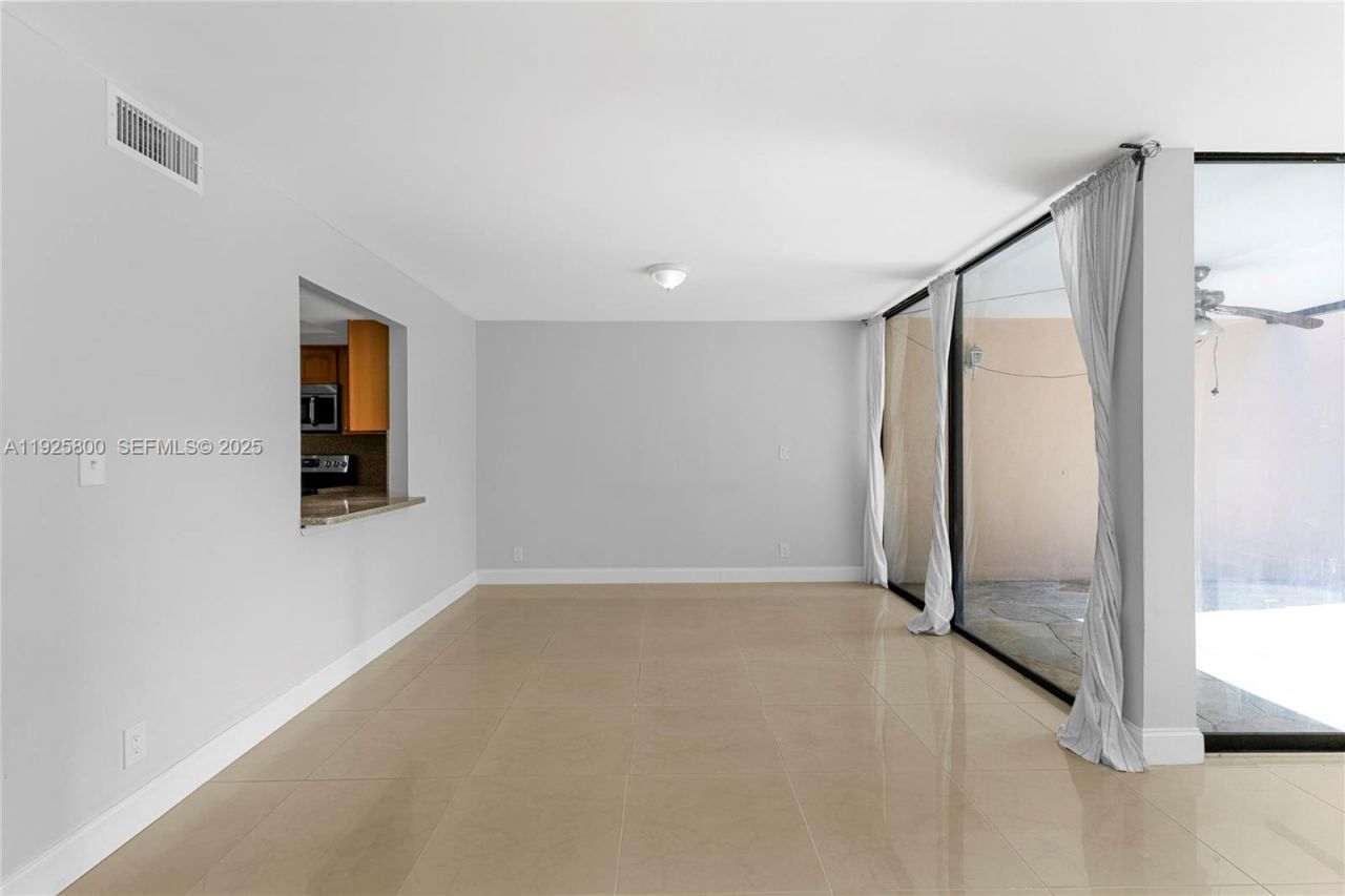 120 SW 96th Ter, Unit 204, Plantation, FL 33324 Photo