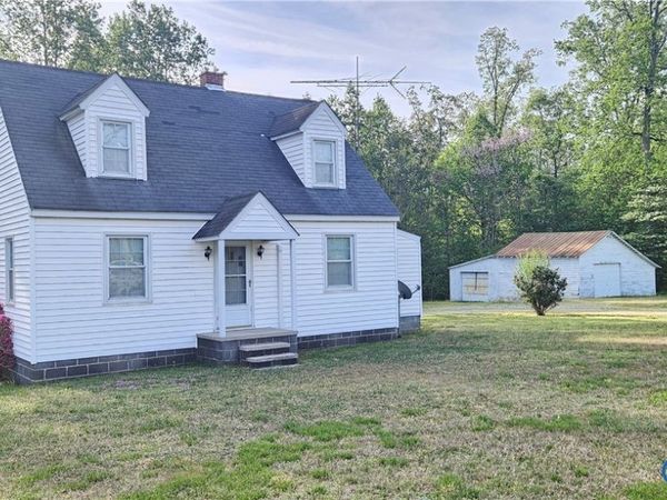 1889 Richmond Highway, Tappahannock, VA 22560