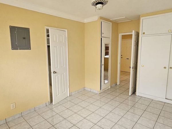 2211 Lincoln Street, Unit 11, Hollywood, FL 33020