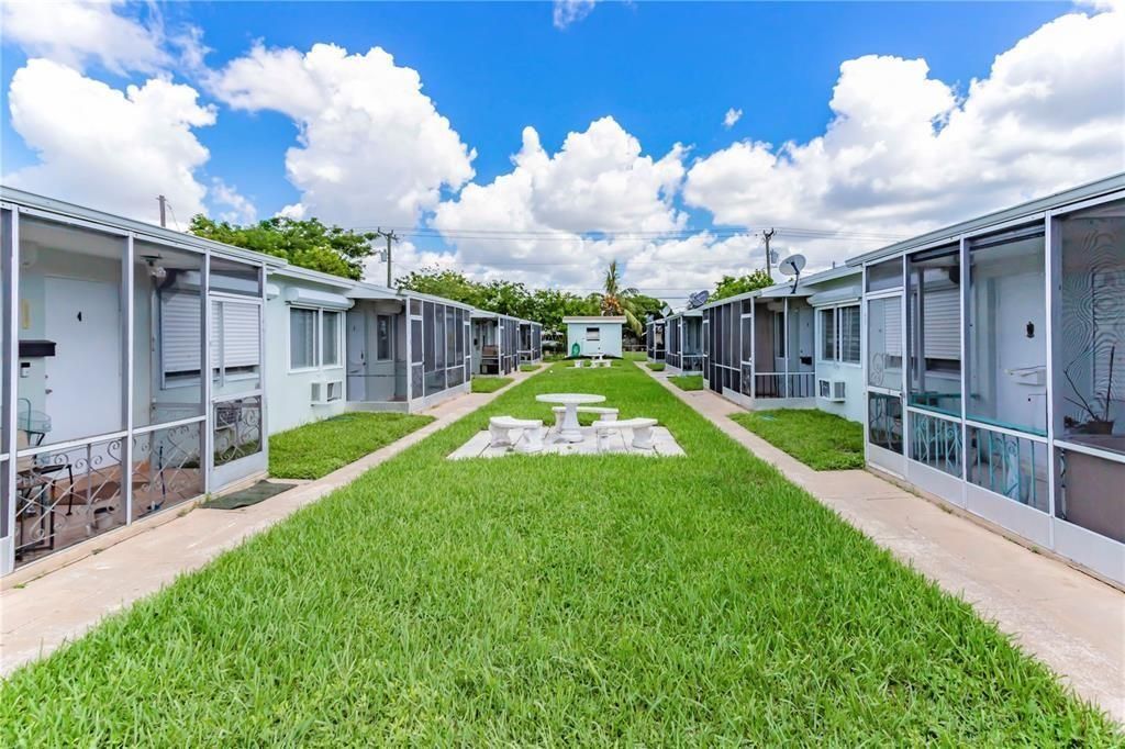 2211 Lincoln Street, Unit 11, Hollywood, FL 33020 Photo