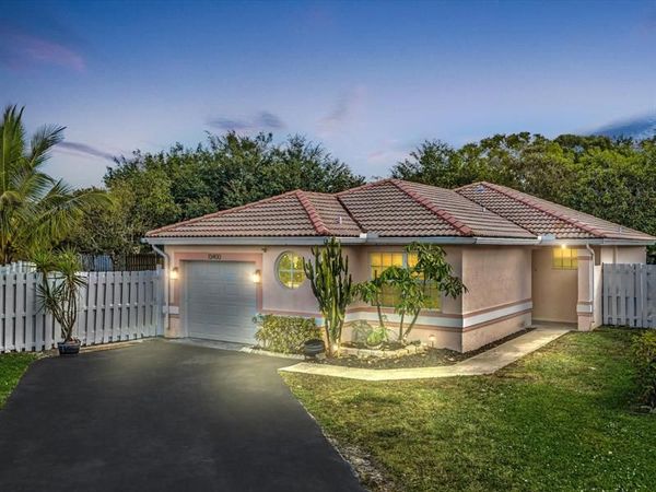 13400 NW 5th Court, Plantation, FL 33325