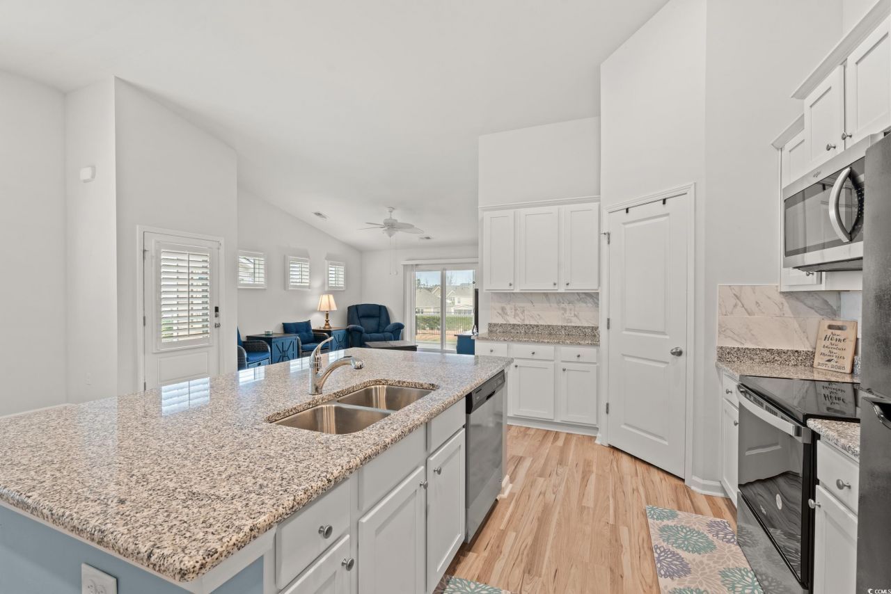 1852 Melville Ct. Photo 10