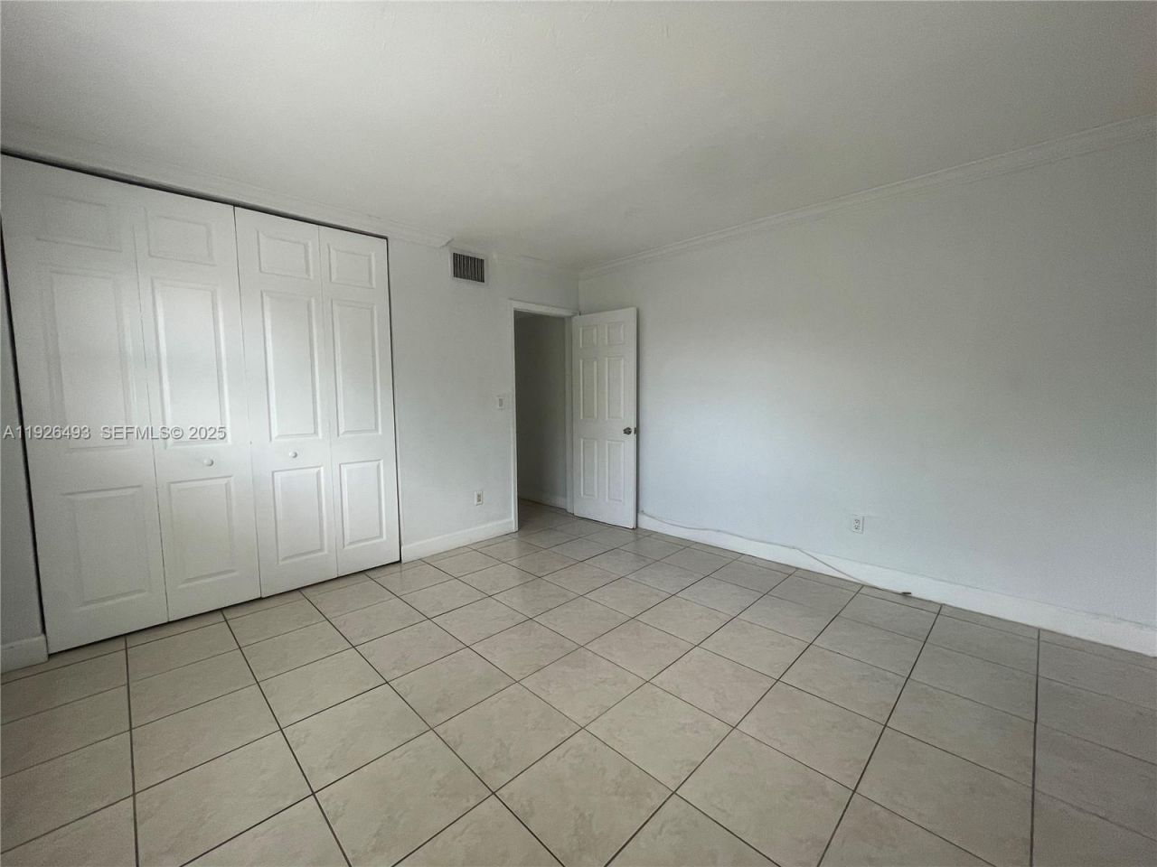 1245 W 24th St, Unit 202, Hialeah, FL 33010 Photo