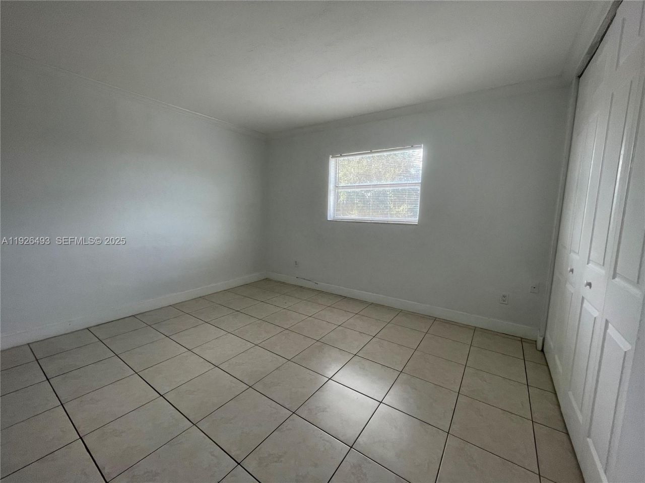 1245 W 24th St, Unit 202, Hialeah, FL 33010 Photo