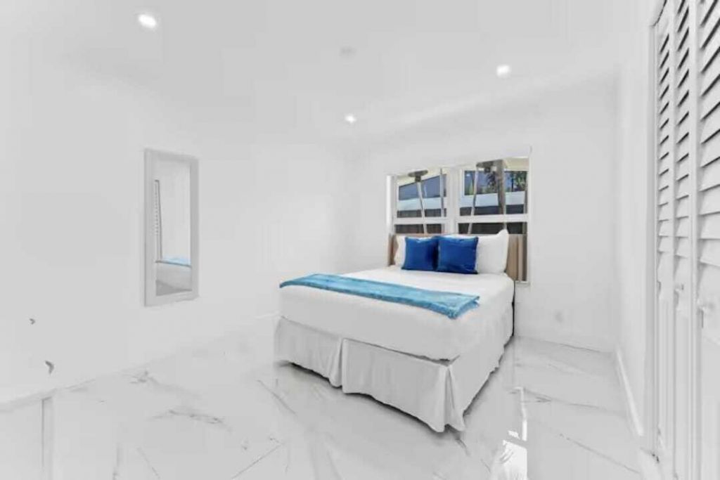 1713 NE Ne 7th Terrace Ne, Fort Lauderdale, FL 33305 Photo