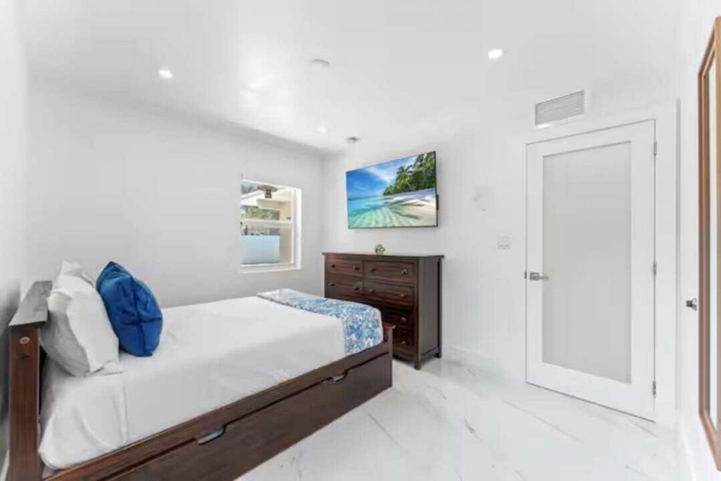 1713 NE Ne 7th Terrace Ne, Fort Lauderdale, FL 33305 Photo