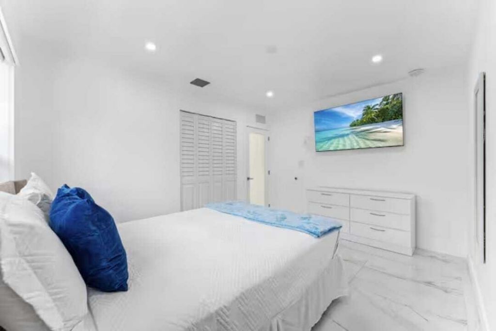 1713 NE Ne 7th Terrace Ne, Fort Lauderdale, FL 33305 Photo