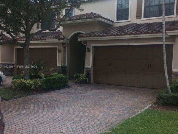 115 E Riverwalk Cir E, Plantation, FL 33325