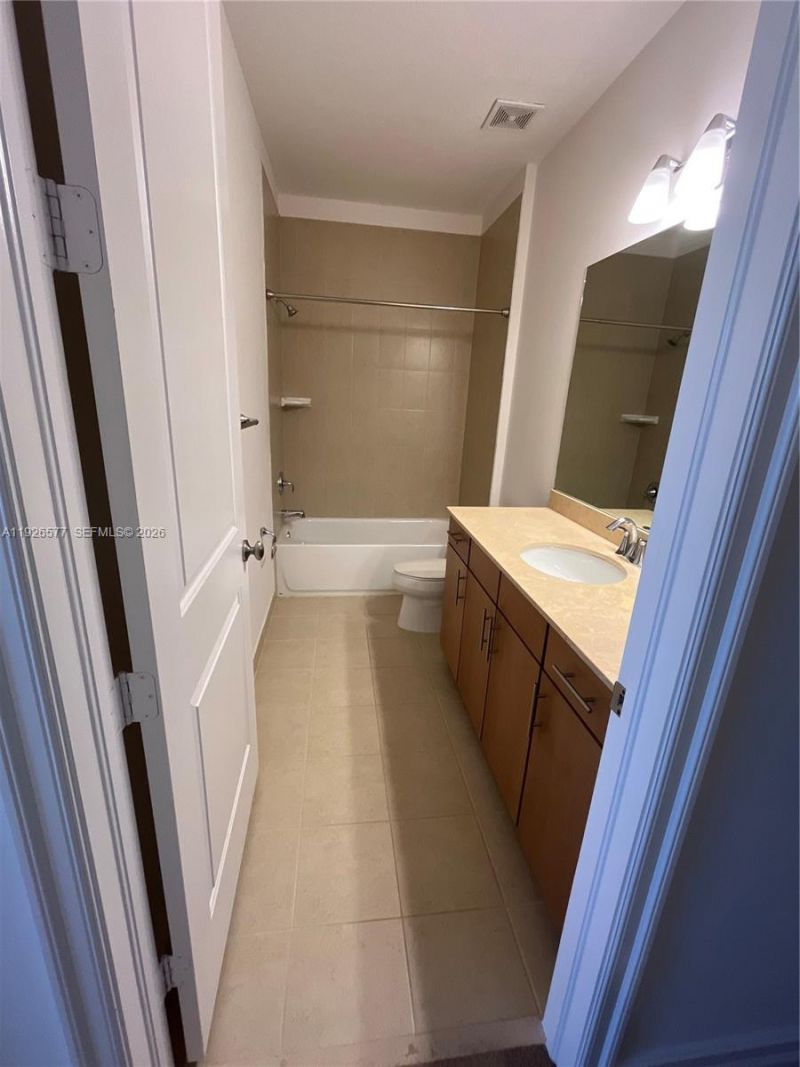 115 E Riverwalk Cir E, Plantation, FL 33325 Photo