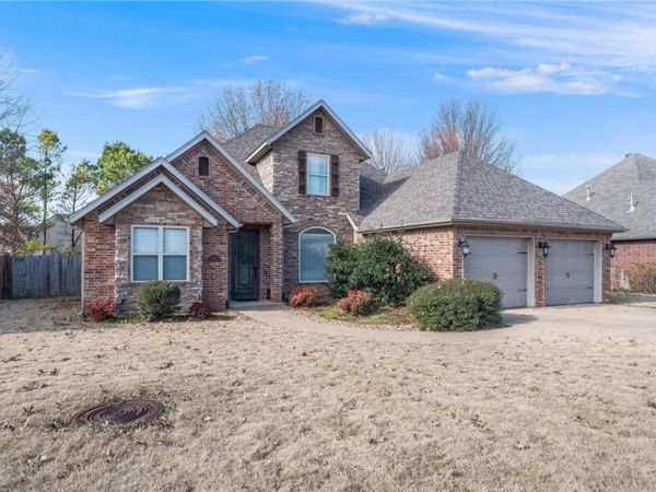 6412 S 44th Street, Rogers, AR 72758