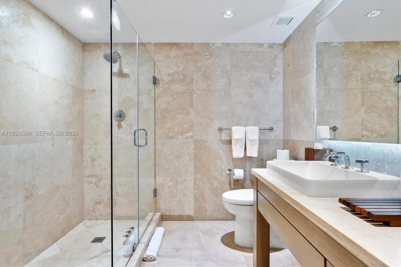 102 24th St, Unit 1413, Miami Beach, FL 33139 Photo