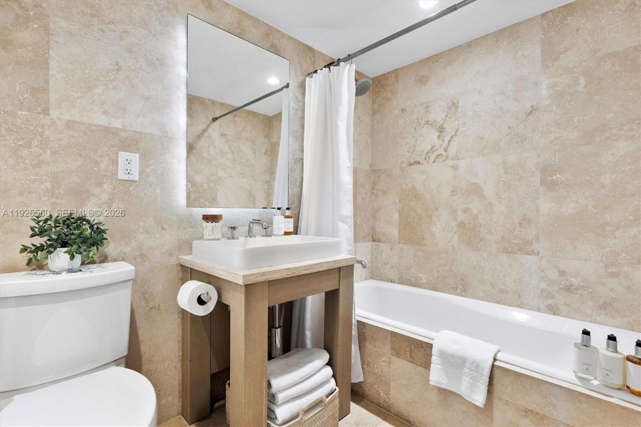 102 24th St, Unit 1413, Miami Beach, FL 33139 Photo