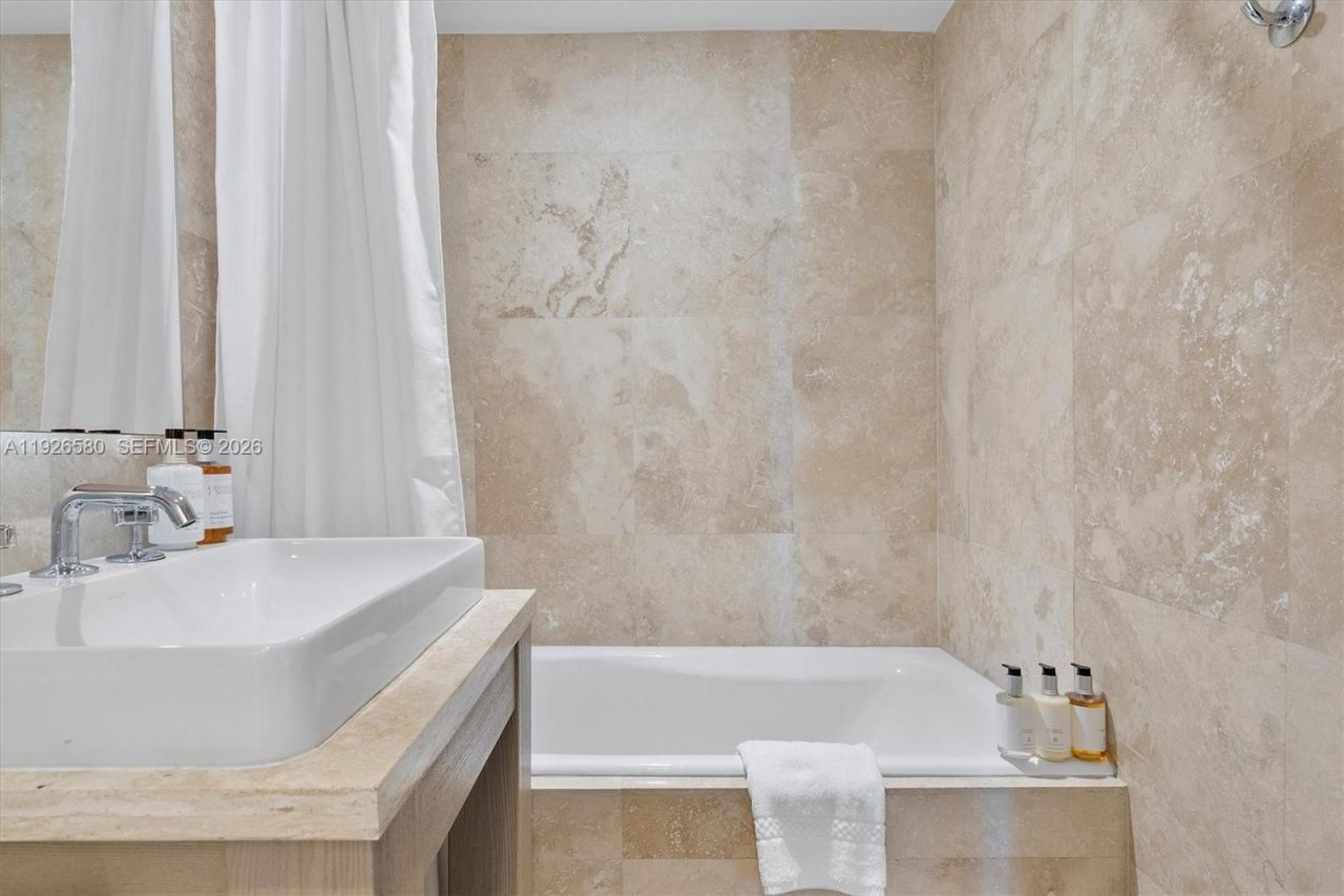 102 24th St, Unit 1413, Miami Beach, FL 33139 Photo