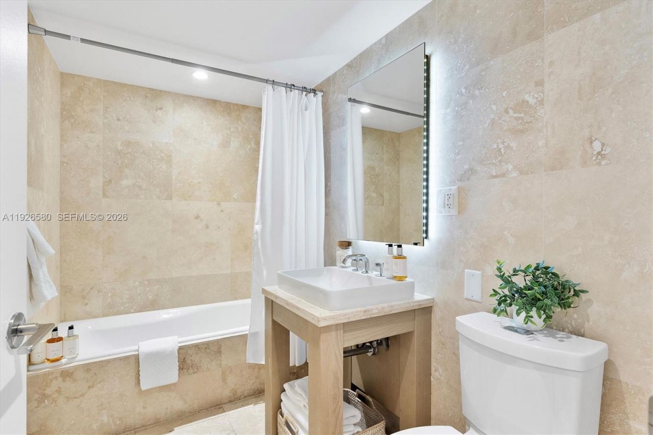 102 24th St, Unit 1413, Miami Beach, FL 33139 Photo