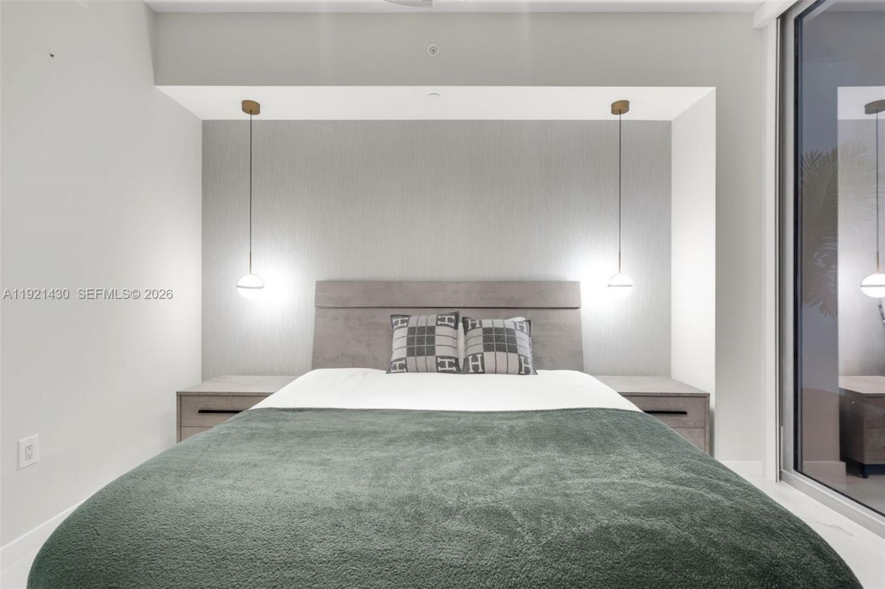 851 NE 1st Ave, Unit 4009, Miami, FL 33132 Photo