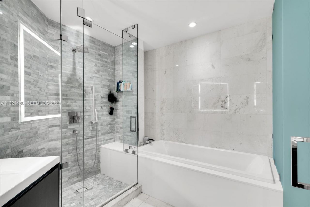 851 NE 1st Ave, Unit 4009, Miami, FL 33132 Photo