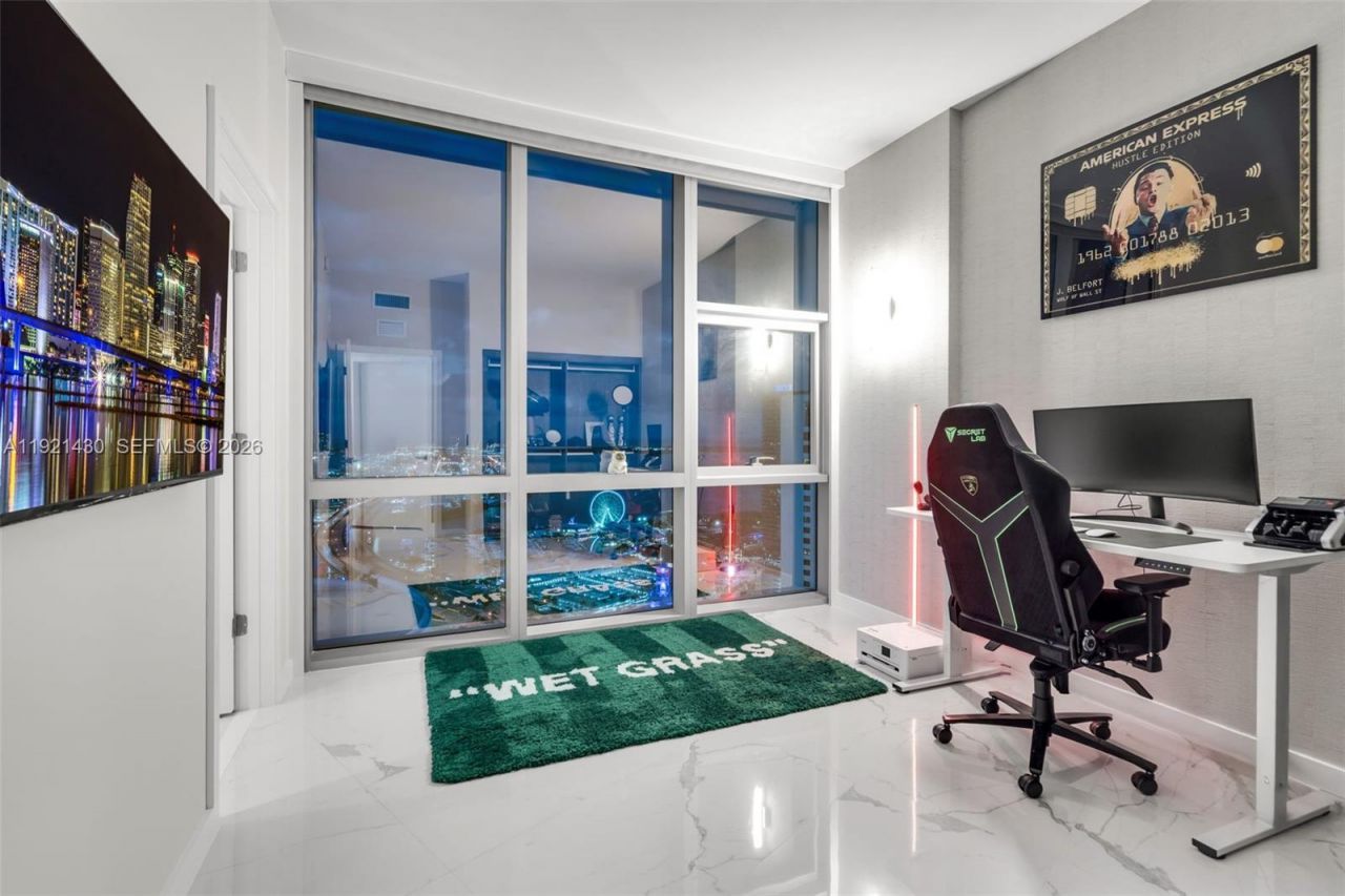851 NE 1st Ave, Unit 4009, Miami, FL 33132 Photo