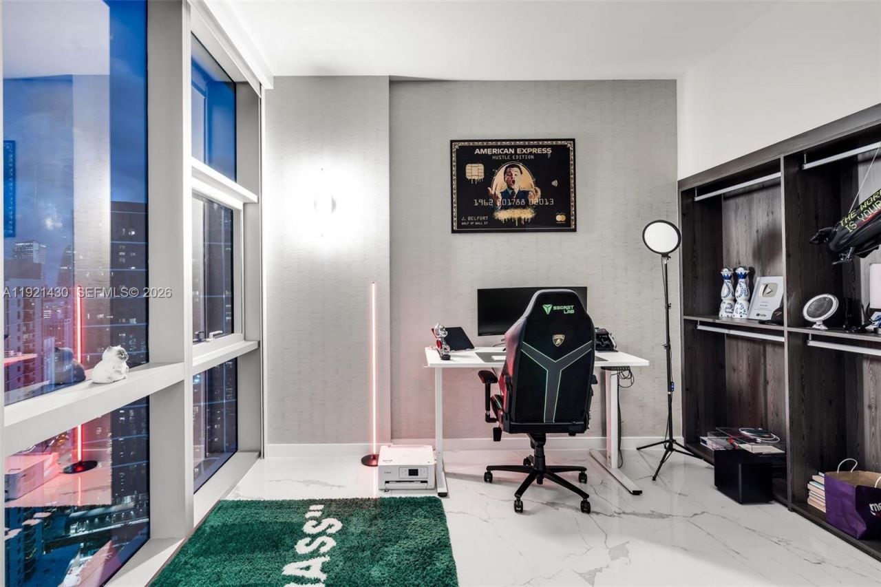 851 NE 1st Ave, Unit 4009, Miami, FL 33132 Photo