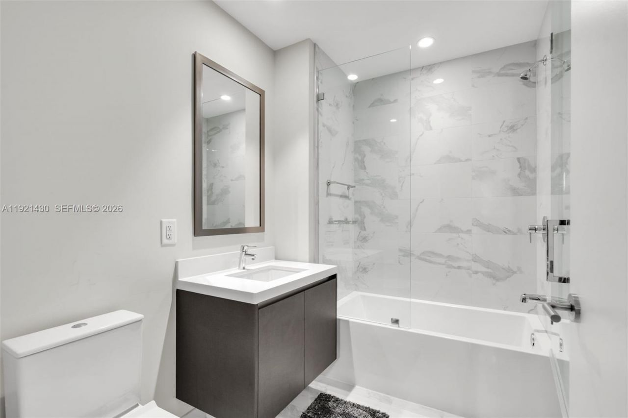 851 NE 1st Ave, Unit 4009, Miami, FL 33132 Photo