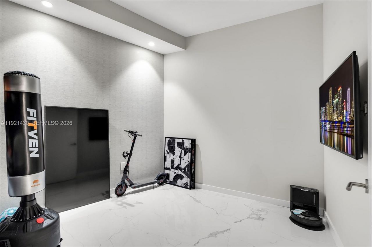 851 NE 1st Ave, Unit 4009, Miami, FL 33132 Photo