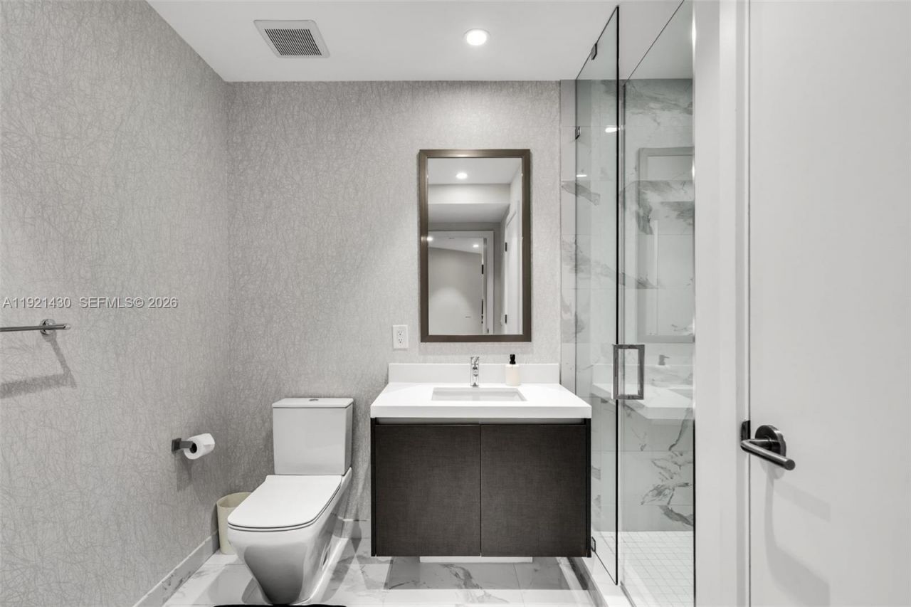 851 NE 1st Ave, Unit 4009, Miami, FL 33132 Photo