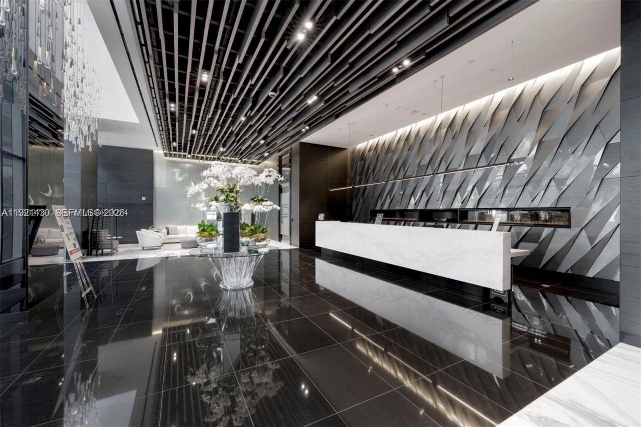 851 NE 1st Ave, Unit 4009, Miami, FL 33132 Photo