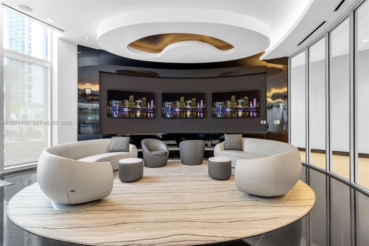 851 NE 1st Ave, Unit 4009, Miami, FL 33132 Photo