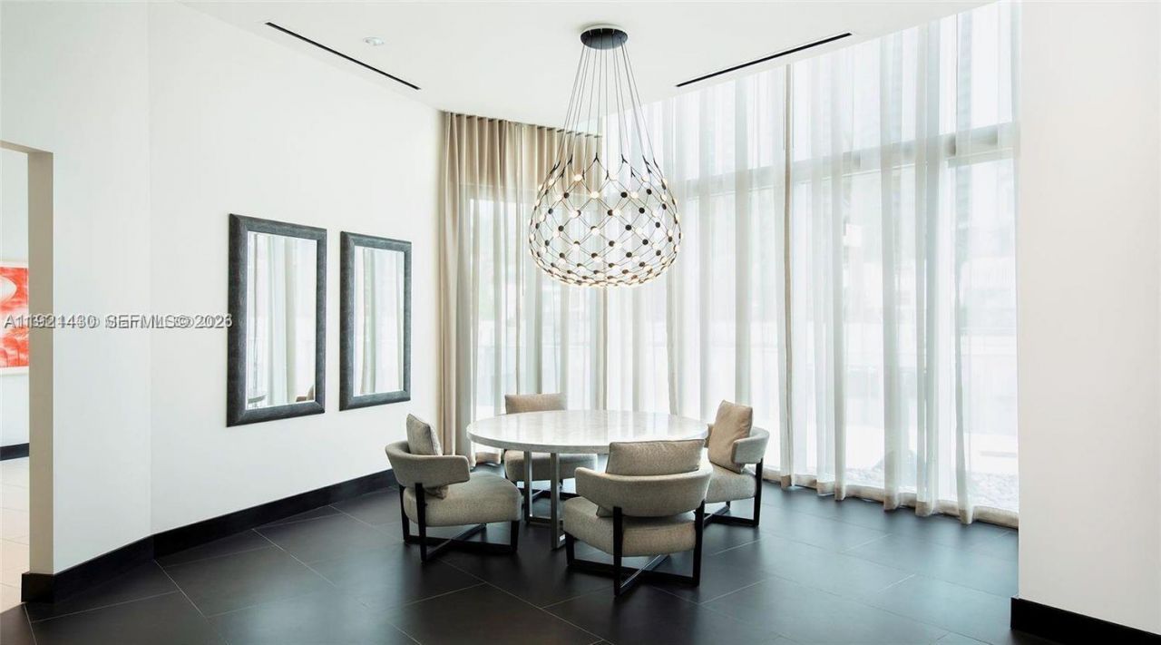 851 NE 1st Ave, Unit 4009, Miami, FL 33132 Photo