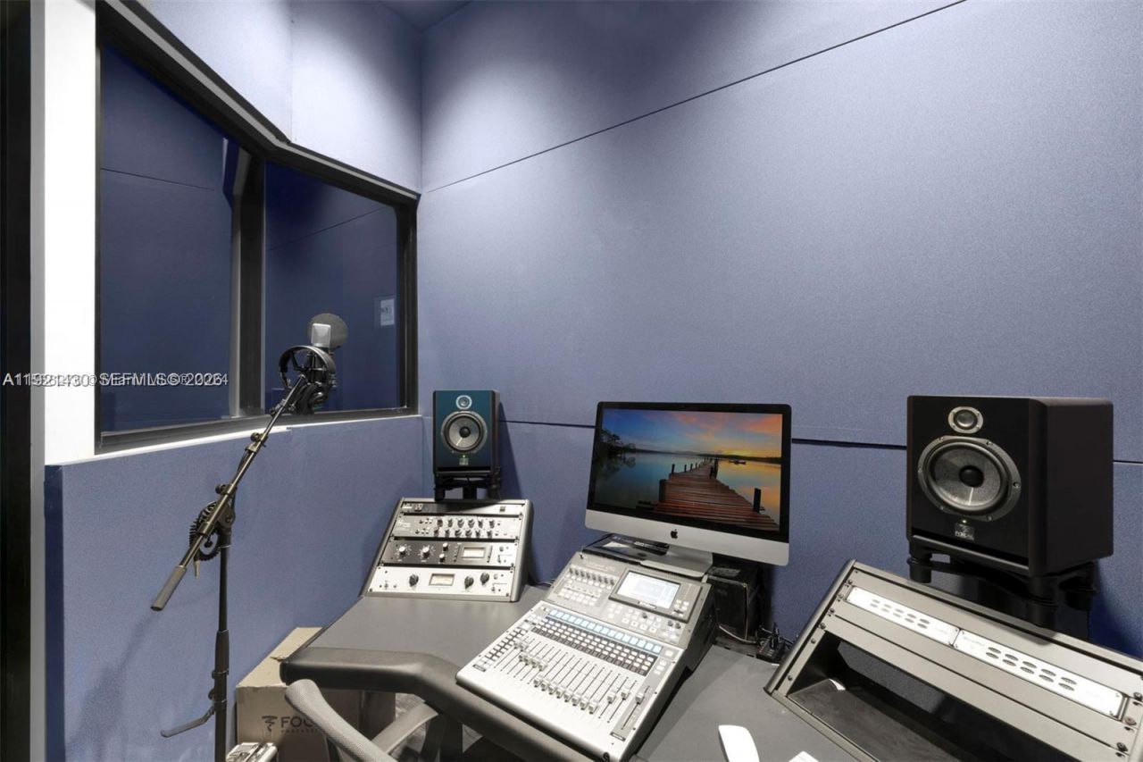 851 NE 1st Ave, Unit 4009, Miami, FL 33132 Photo