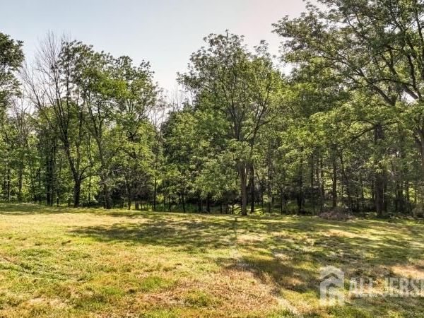 83 Readington Road, Whitehouse Station, NJ 08889