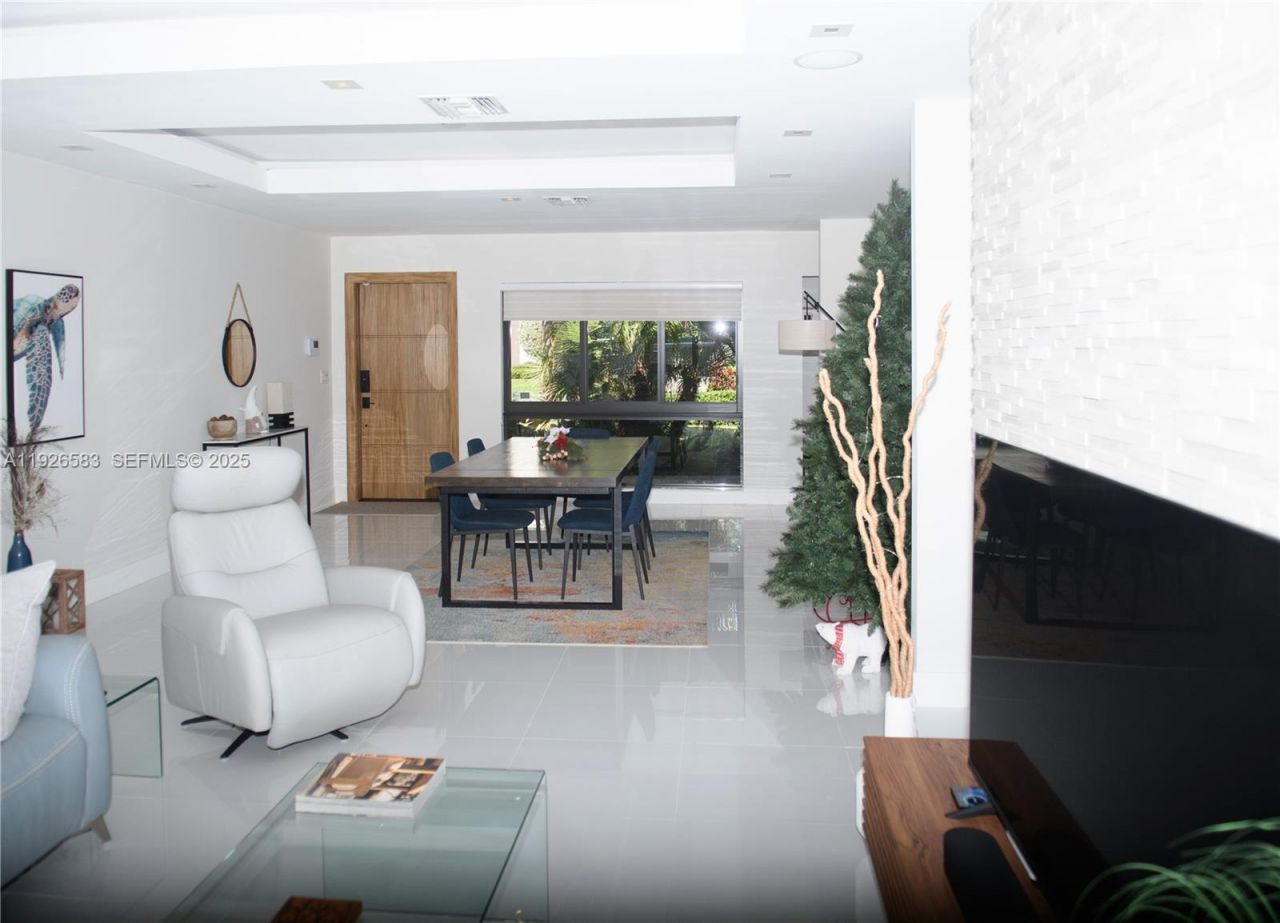 2734 SE 14th St, Pompano Beach, FL 33062 Photo