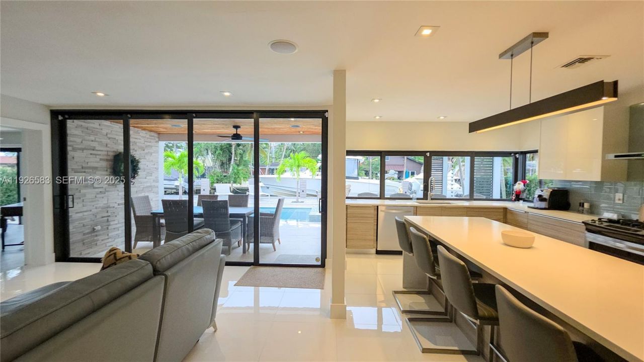 2734 SE 14th St, Pompano Beach, FL 33062 Photo