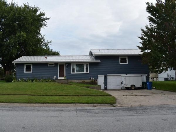 221 PRESTIEN DR, Denver, IA 50622