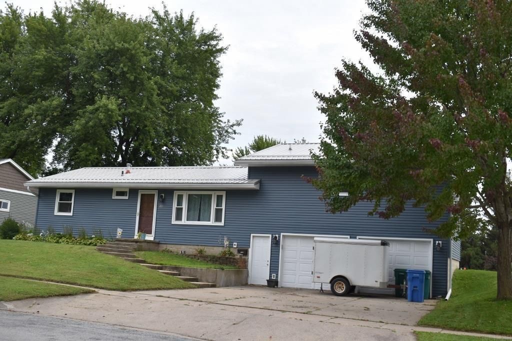 221 Prestien Dr, Denver, IA 50622 Main Photo