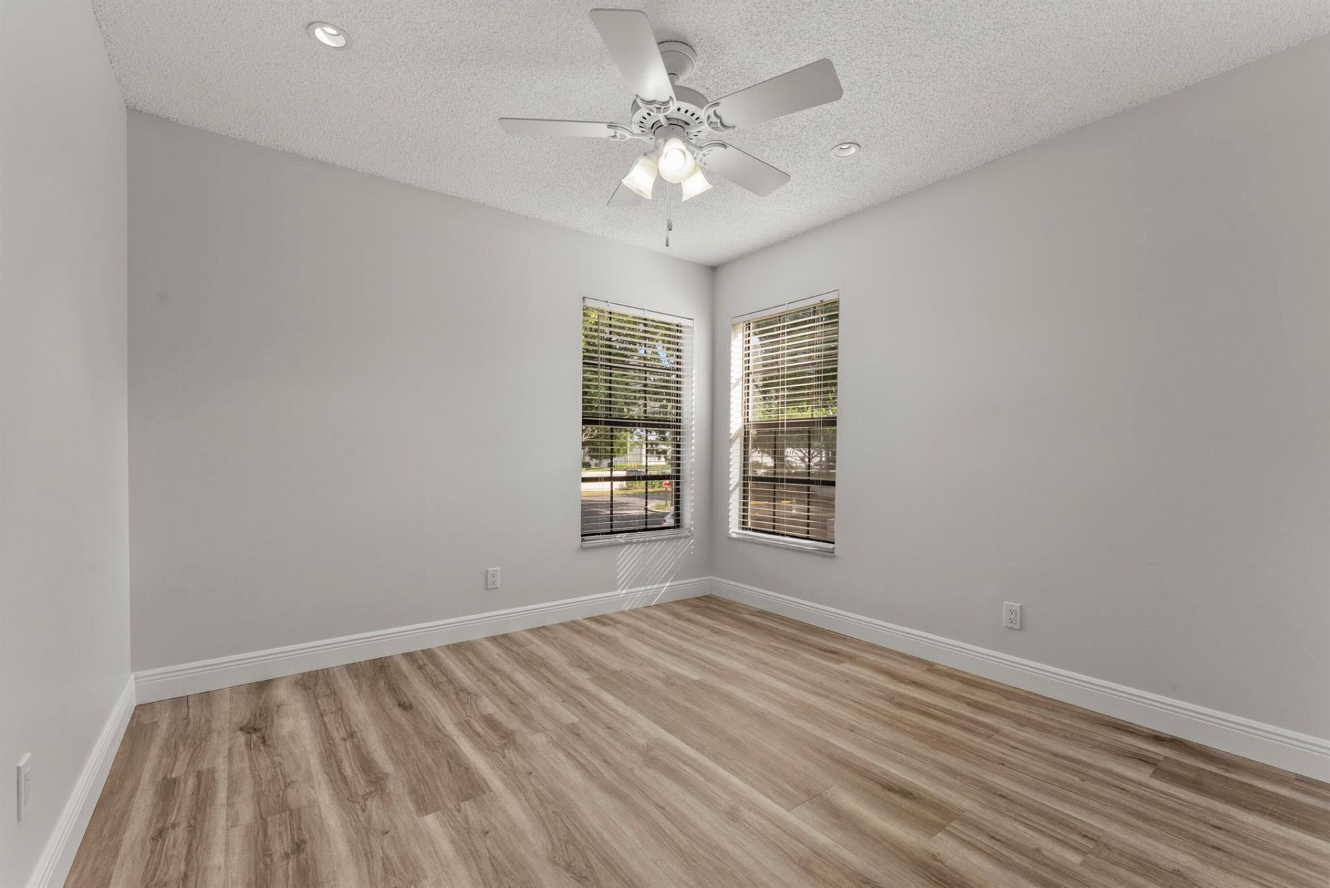 2900 Olivewood Terrace, Unit 201, Boca Raton, FL 33431 Photo