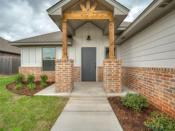 4516 Hambletonian Lane, Mustang, OK 73064