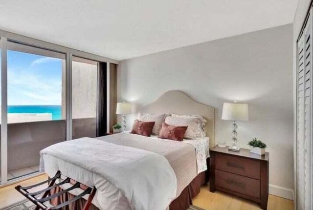 4200 N Ocean Drive, Unit 1-905, Singer Island, FL 33404 Photo