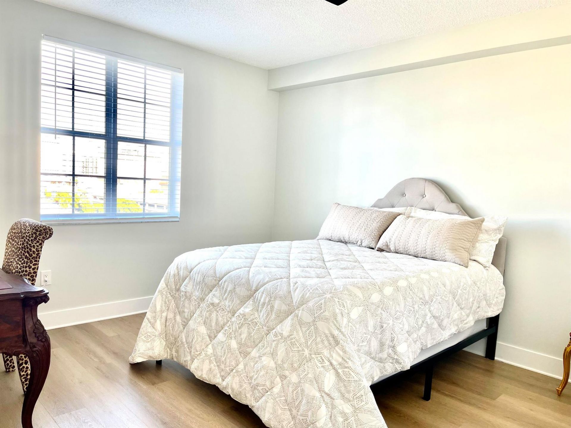 616 Clearwater Park Road, Unit 805, West Palm Beach, FL 33401 Photo