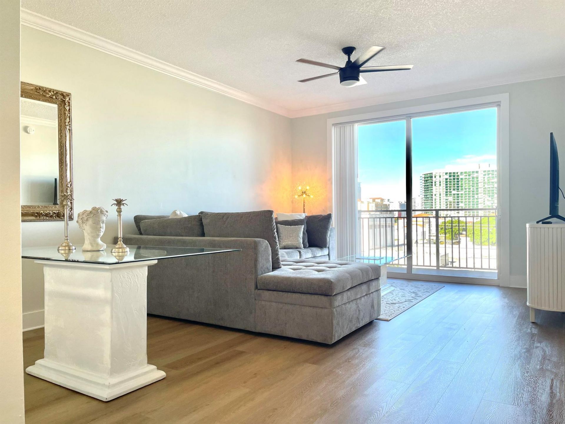 616 Clearwater Park Road, Unit 805, West Palm Beach, FL 33401 Photo