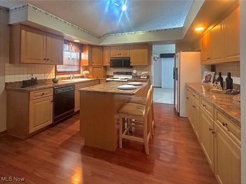 6684 Hidden Lake Trail, Brecksville, OH 44141 Photo 4