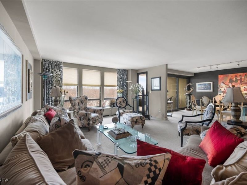 1 Bratenahl Place, Unit 701, Cleveland, OH 44108 Photo 10