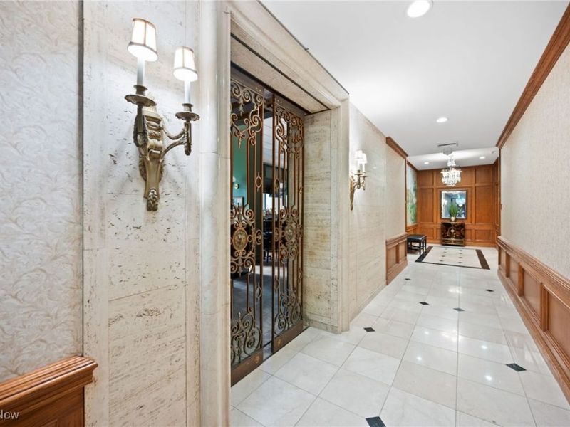 1 Bratenahl Place, Unit 701, Cleveland, OH 44108 Photo 6