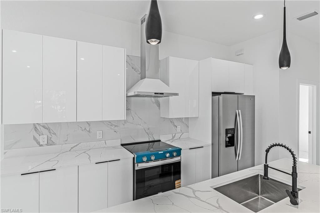 5008 N Obispo Cir, Labelle, FL 33935 Photo