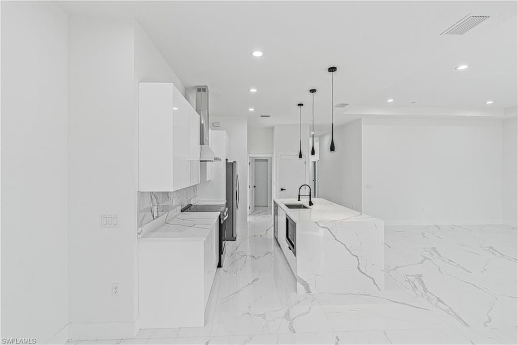 5008 N Obispo Cir, Labelle, FL 33935 Photo