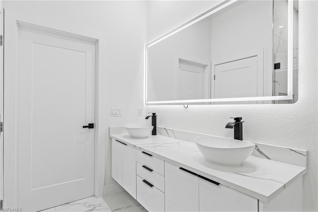 5008 N Obispo Cir, Labelle, FL 33935 Photo