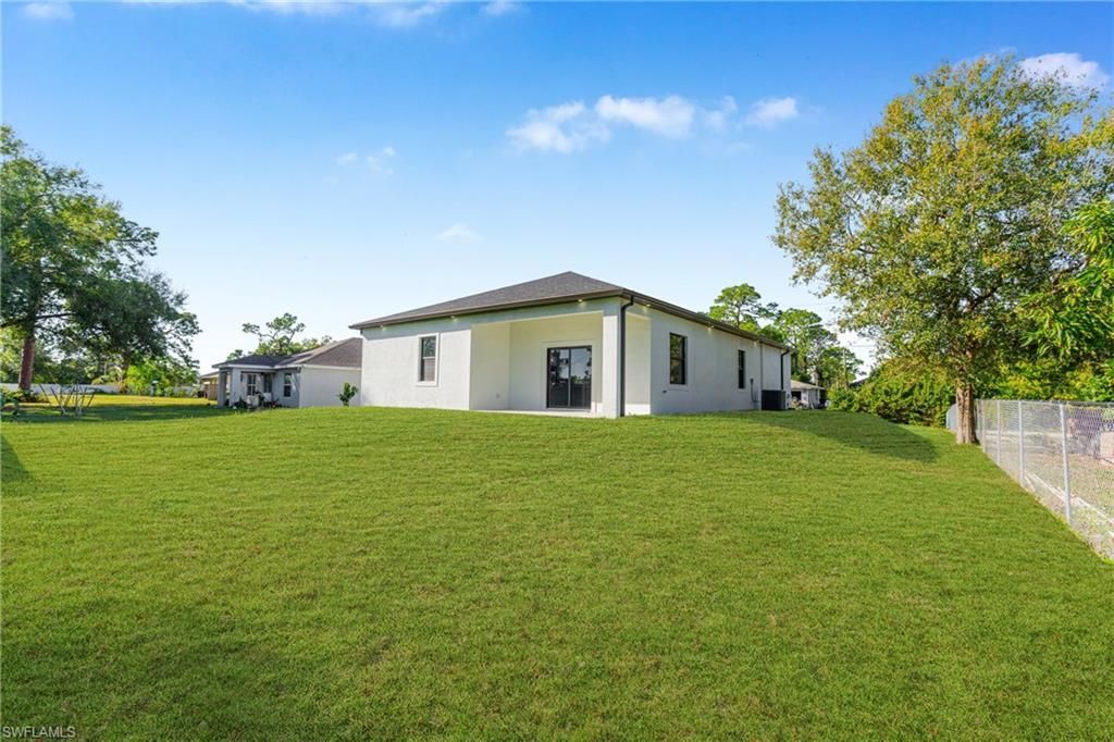 5008 N Obispo Cir, Labelle, FL 33935 Photo