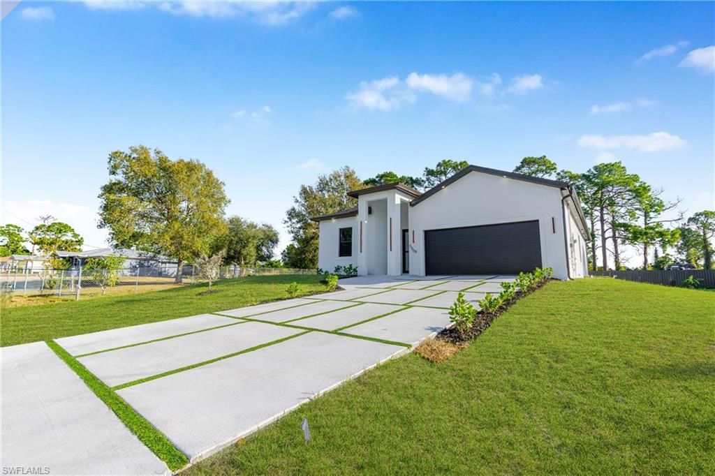 5008 N Obispo Cir, Labelle, FL 33935 Photo