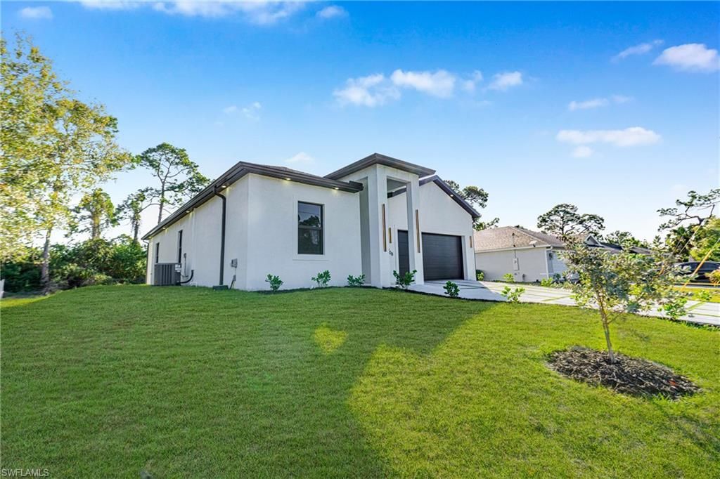 5008 N Obispo Cir, Labelle, FL 33935 Photo