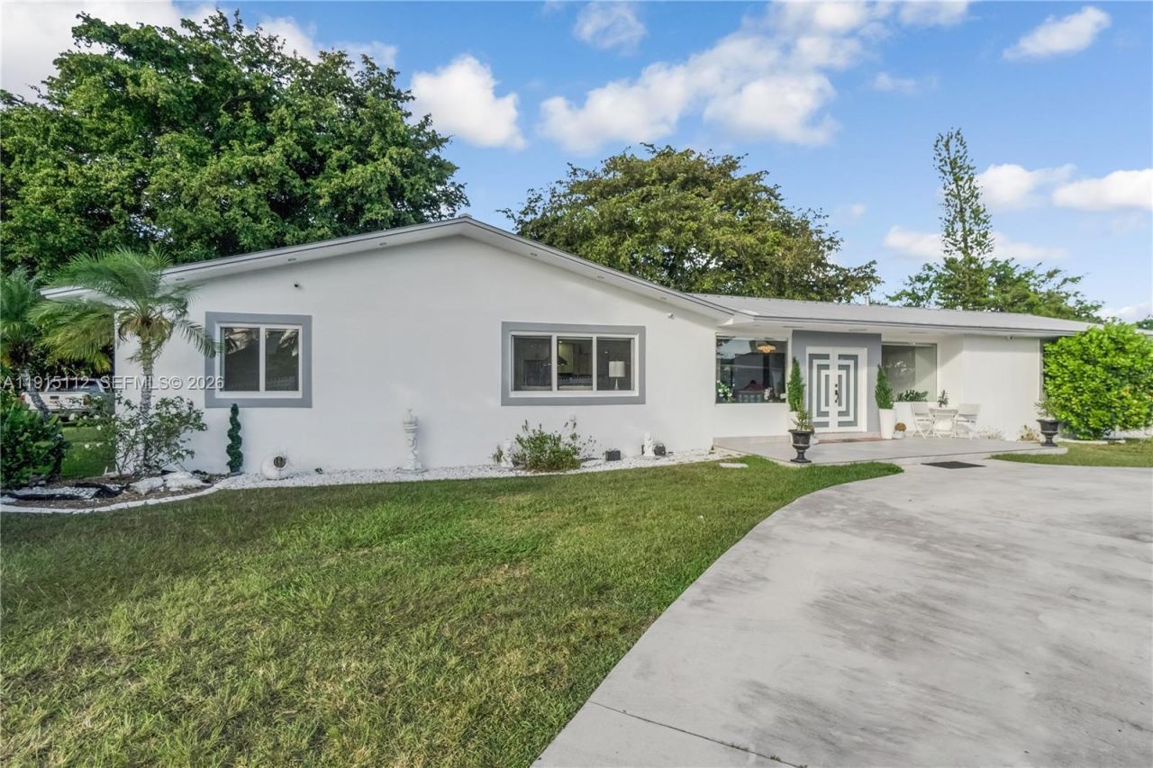 12601 SW 204th St, Miami, FL 33177 Photo